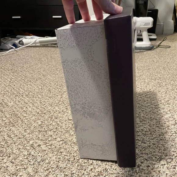 MAKE ME AN OFFER and bundle it! Large purple gift box. Approx 12”X11”X5” - Picture 6 of 11